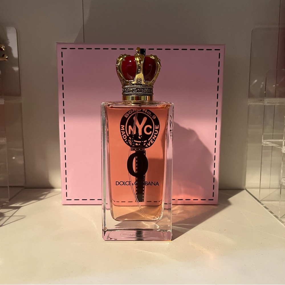 Dolce & Gabbana Q for women‎ read description